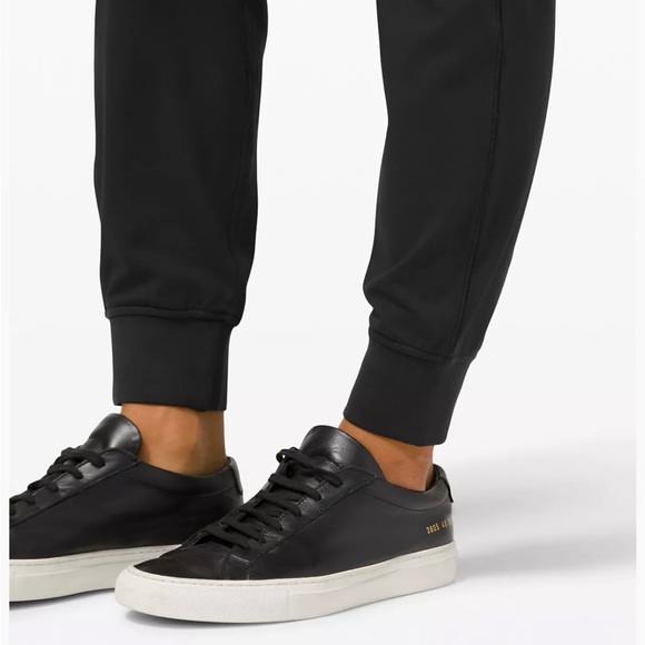 Ready to Rulu Slim-Fit
High-Rise Jogger
Full Length - Picture 2 of 5